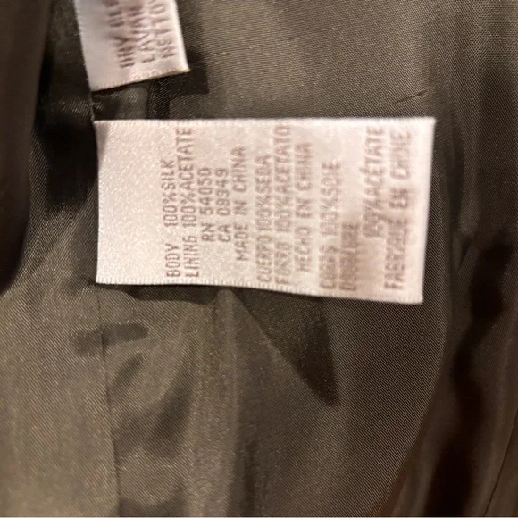Jones New York Women's Classic Olive Blazer - Large. 100% silk. - Picture 2 of 3